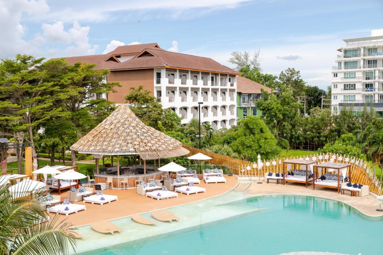 Pinnacle Grand Jomtien Resort And Beach Club - Sha Extra Plus Na Chom Thian Exterior photo